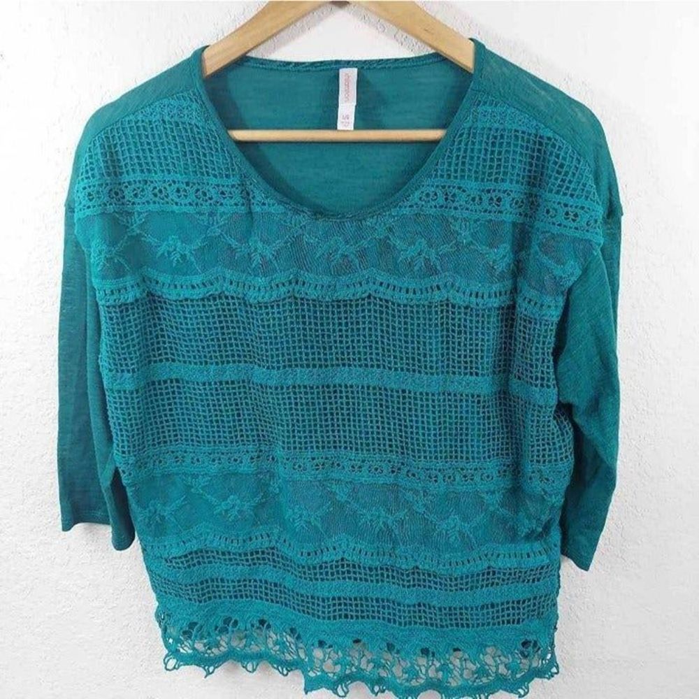 Xhilaration Womens Blouse Solid Green 3/4 Sleeve V Neck Lace Overlay Knit L